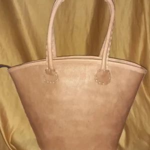 Capazo de palma natural con asas largas de cuero de vaca