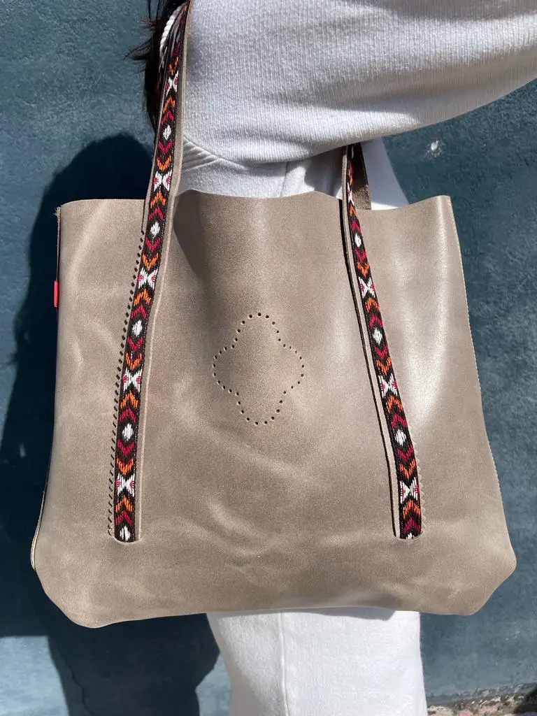 Bolso Tote Cuero Encerado Topo