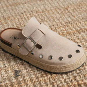 Zueco beige con plataforma de esparto